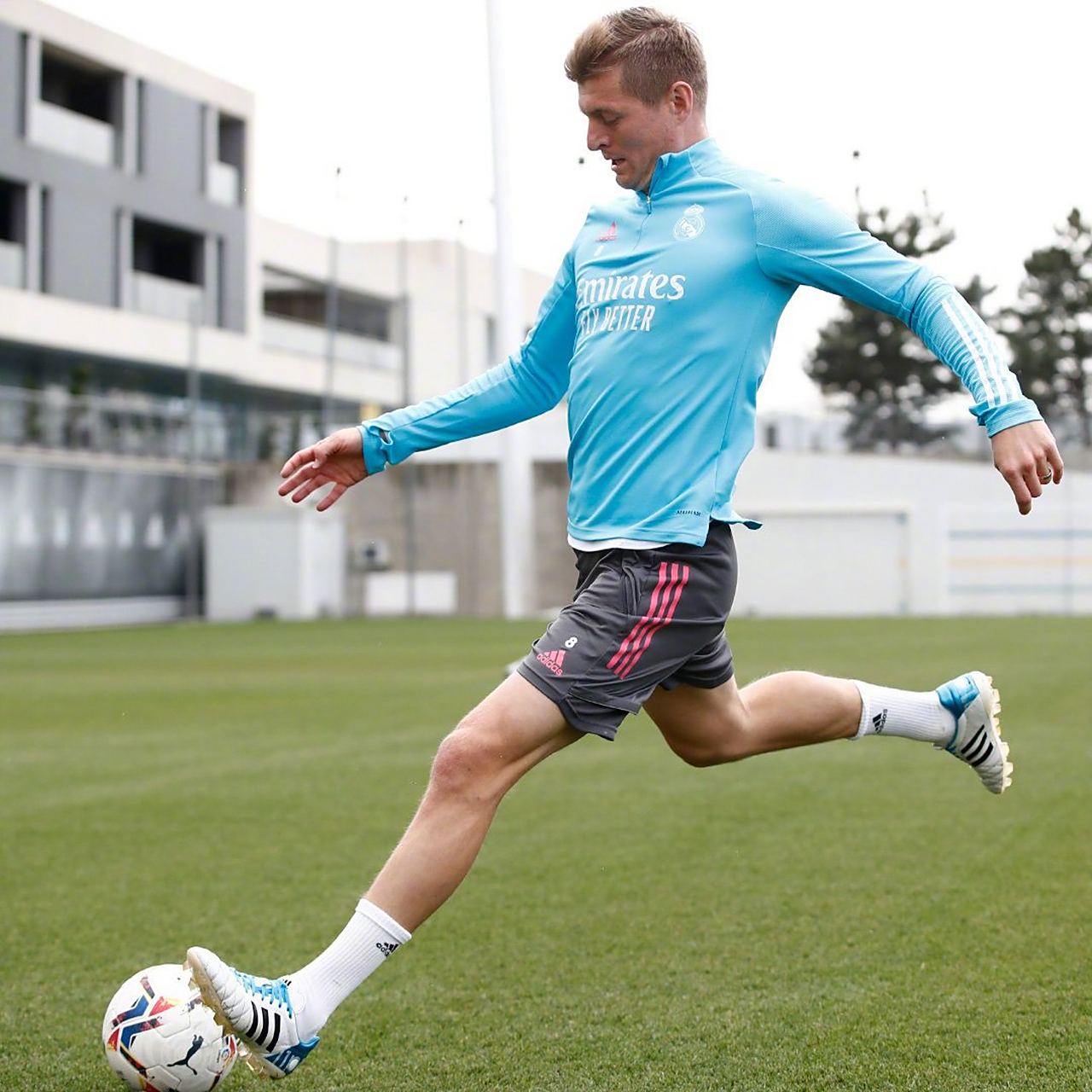 欧博投注-关于TES前途光明！，德布劳内新星出色防守表现突出比赛高潮迭起的信息